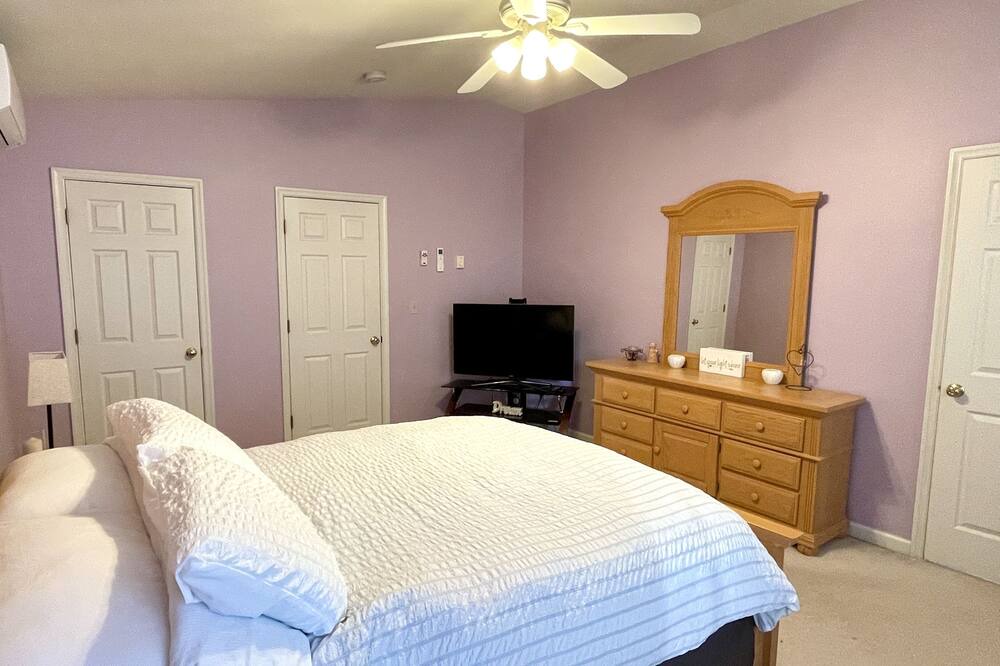 Photo of Bedroom in Rowland