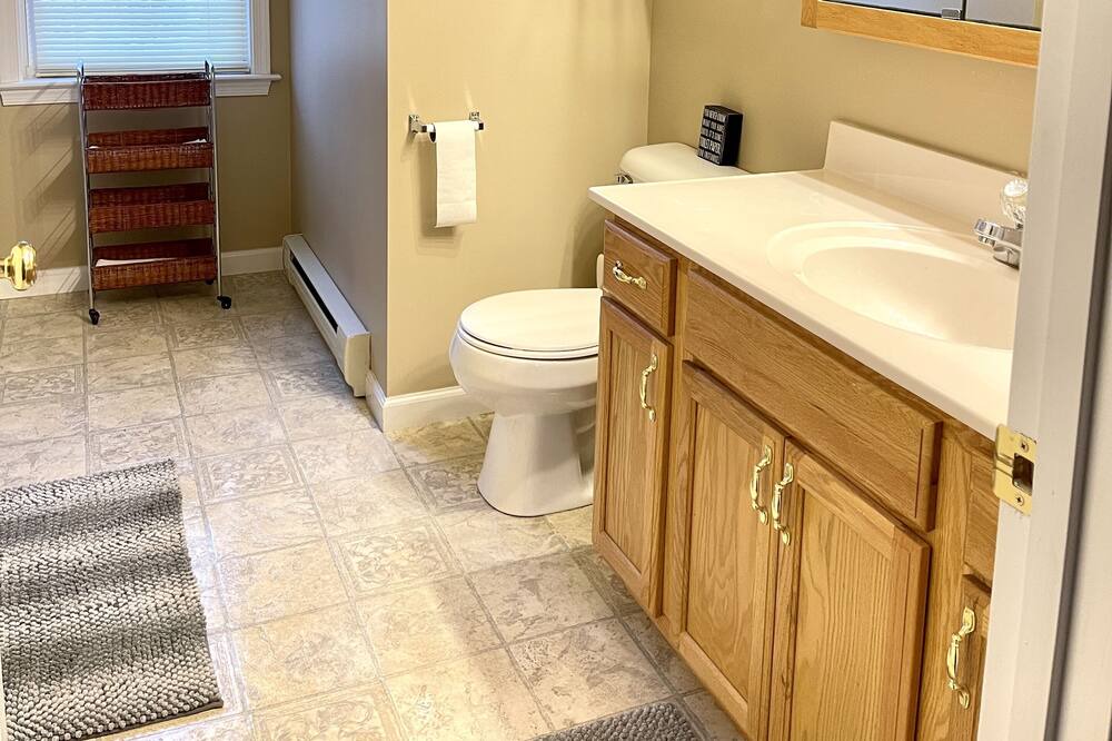 Photo of Bathroom in Rowland