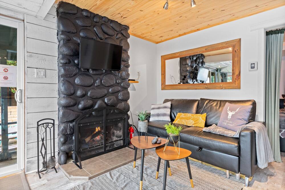Photo of Livingroom in Sainte-Lucie-des-Laurentides