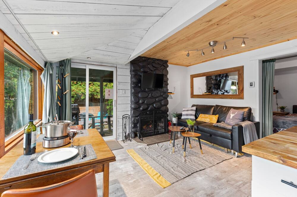 Photo of Livingroom in Sainte-Lucie-des-Laurentides