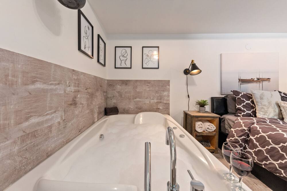 Photo of Bathroom in Sainte-Lucie-des-Laurentides