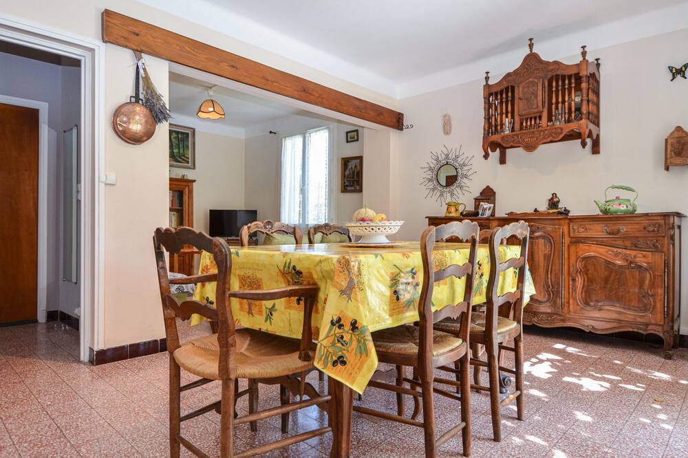 Photo of Bedroom in Piolenc