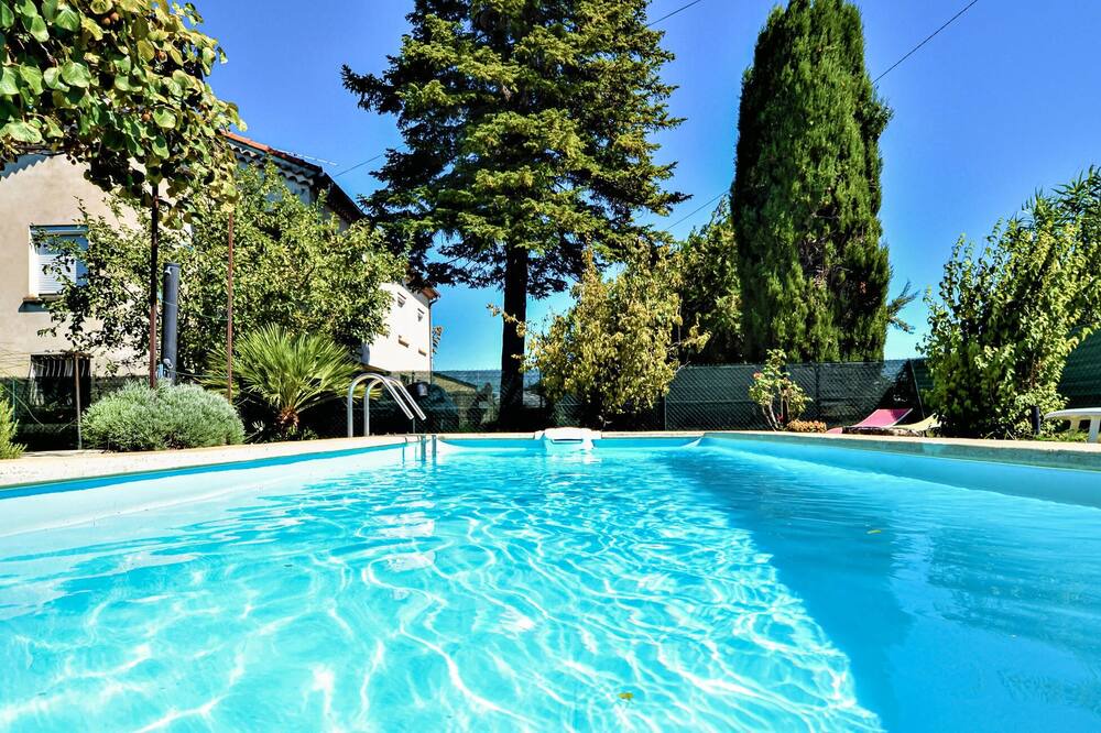 Photo of Outdoor in Piolenc