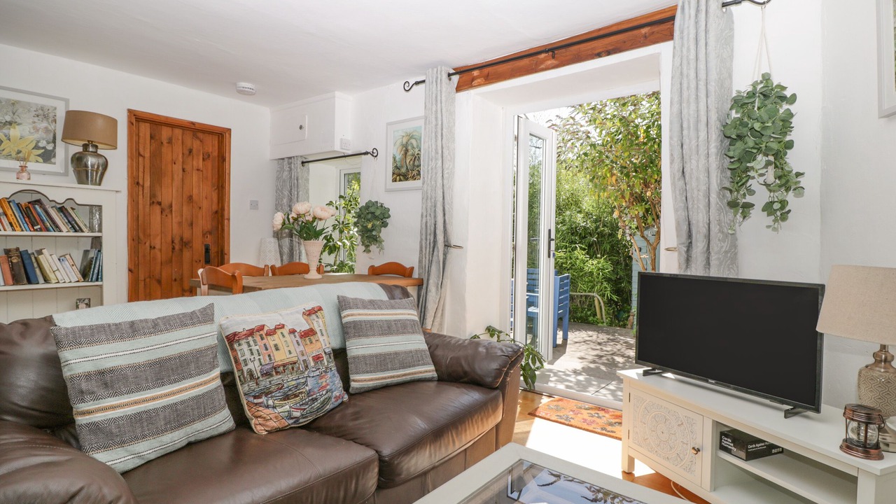 Photo of Bedroom in Budleigh Salterton