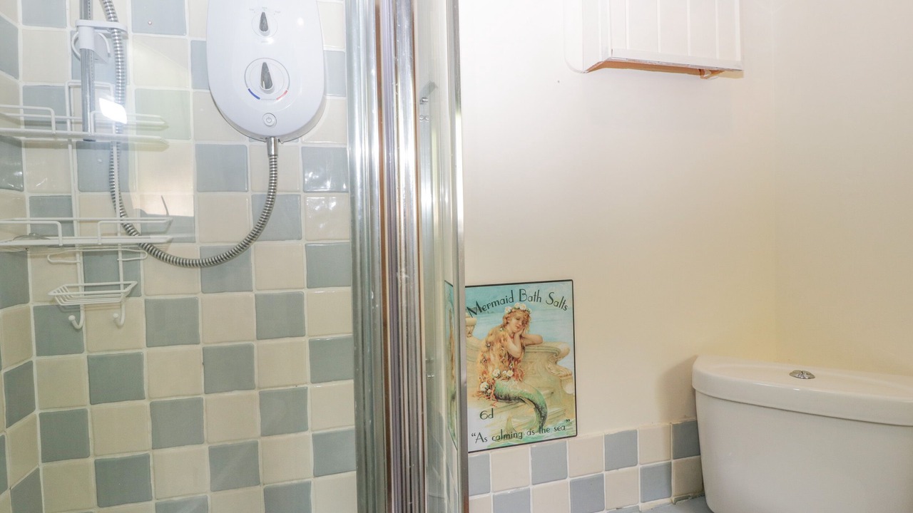 Photo of Bathroom in Budleigh Salterton