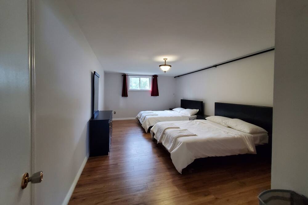 Photo of Bedroom in Deseronto