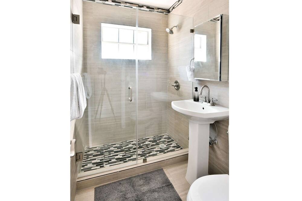 Photo of Bathroom in The Roads