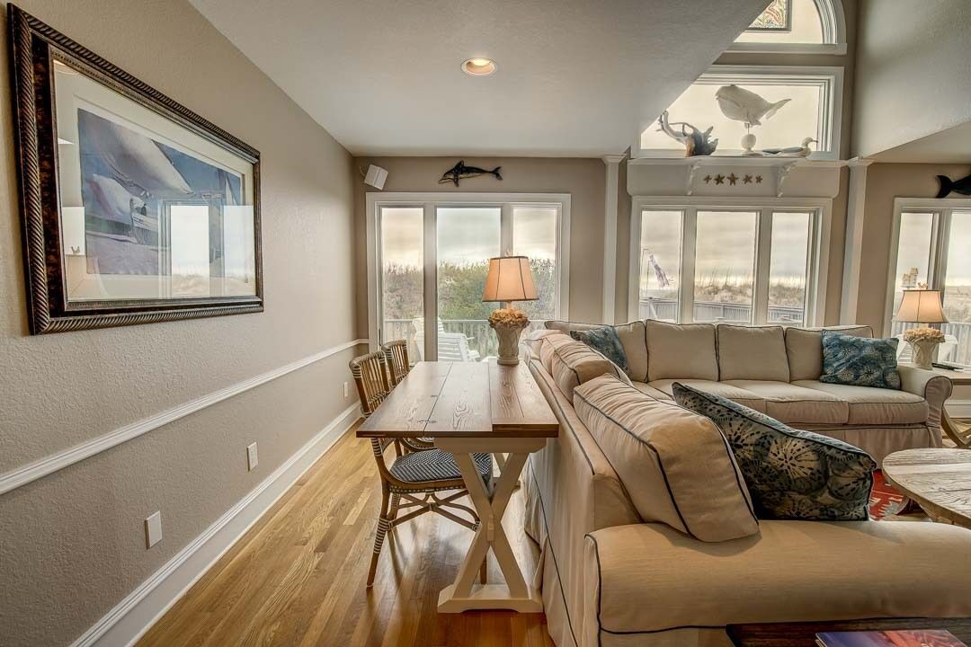 Photo of Livingroom in Whalehead Beach