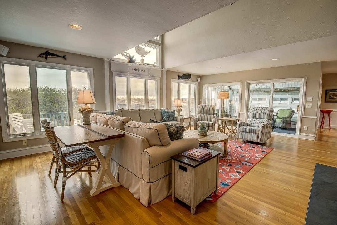 Photo of Livingroom in Whalehead Beach