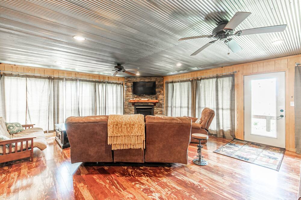 Photo of Livingroom in Doniphan