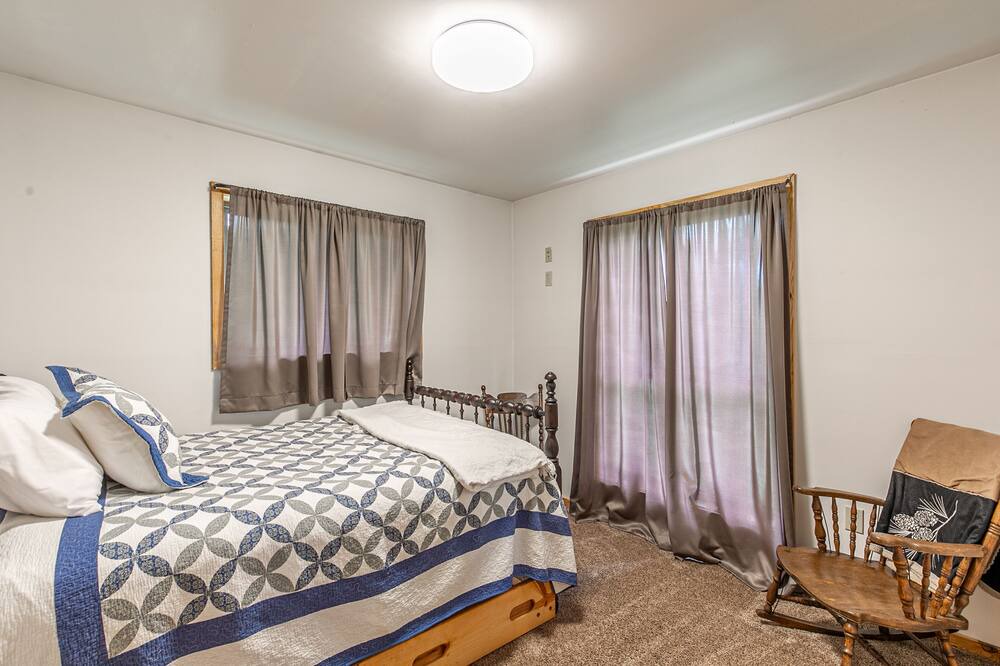 Photo of Bedroom in Doniphan