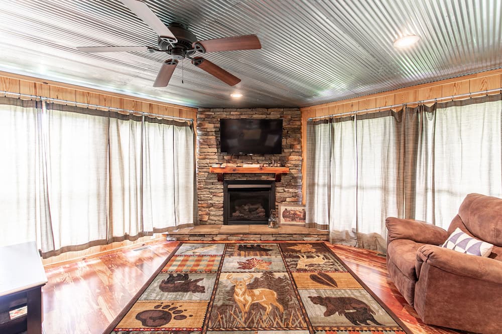 Photo of Livingroom in Doniphan