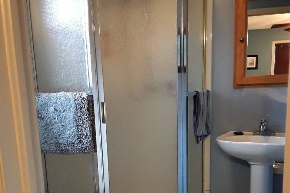 Photo of Bathroom in Grove