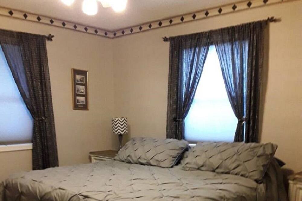 Photo of Bedroom in Grove