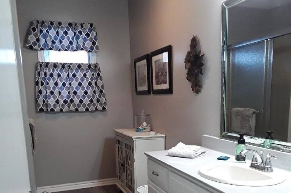 Photo of Bathroom in Grove