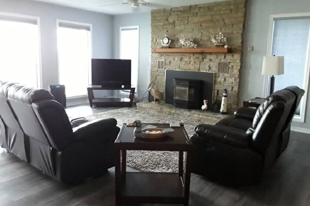 Photo of Livingroom in Grove