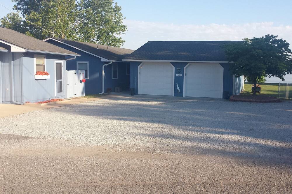 Photo of Outdoor in Grove