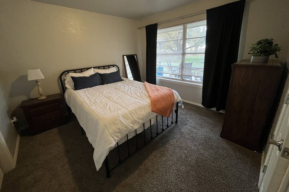 Photo of Bedroom in South Oklahoma City