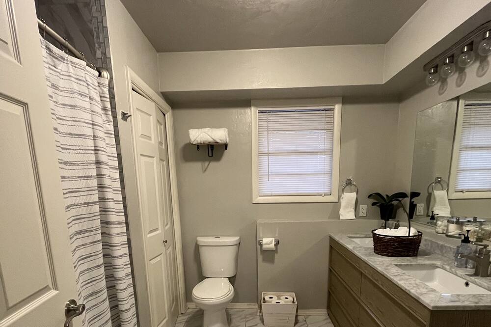 Photo of Bathroom in South Oklahoma City