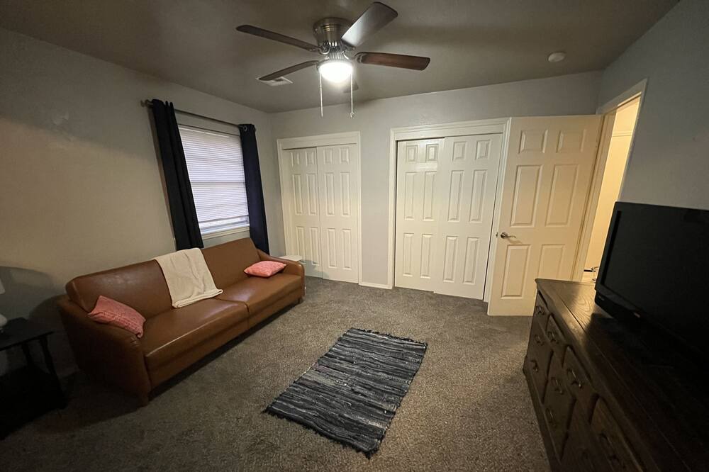 Photo of Livingroom in South Oklahoma City