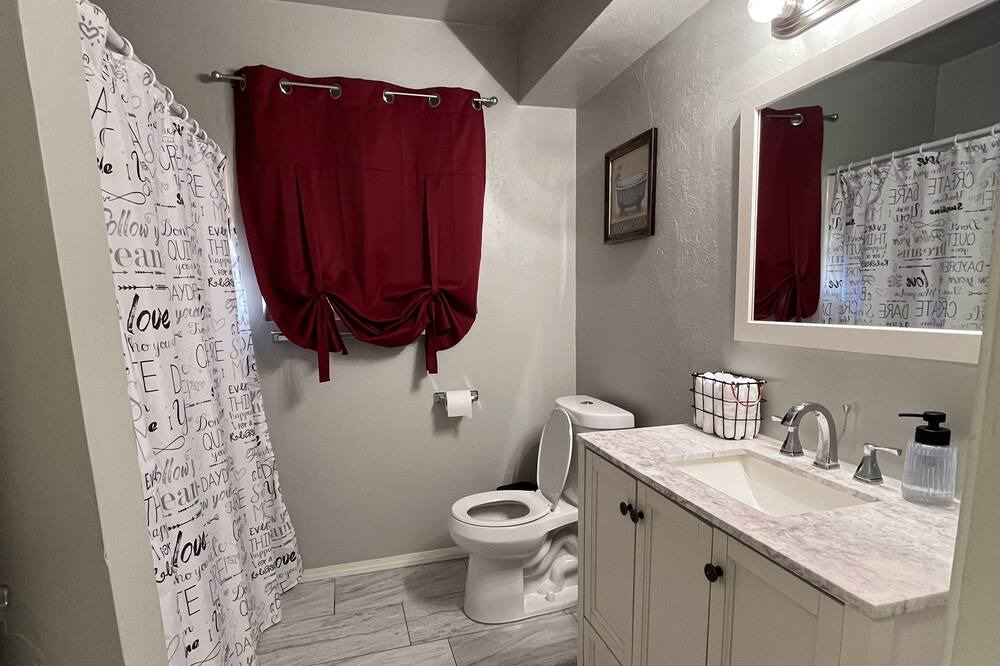 Photo of Bathroom in South Oklahoma City