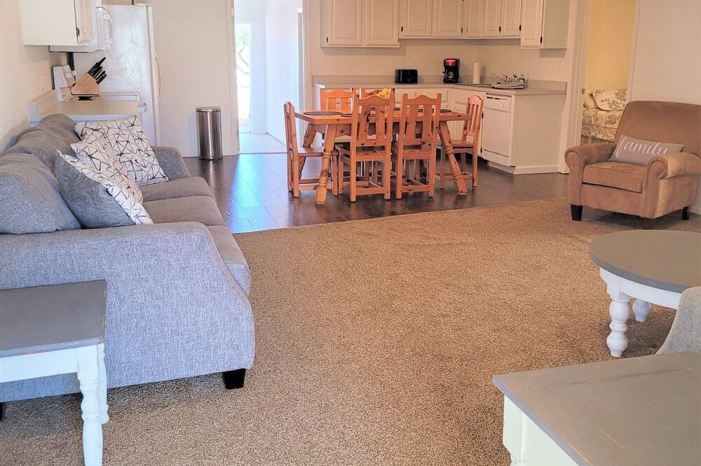 Photo of Livingroom in Tonto Basin