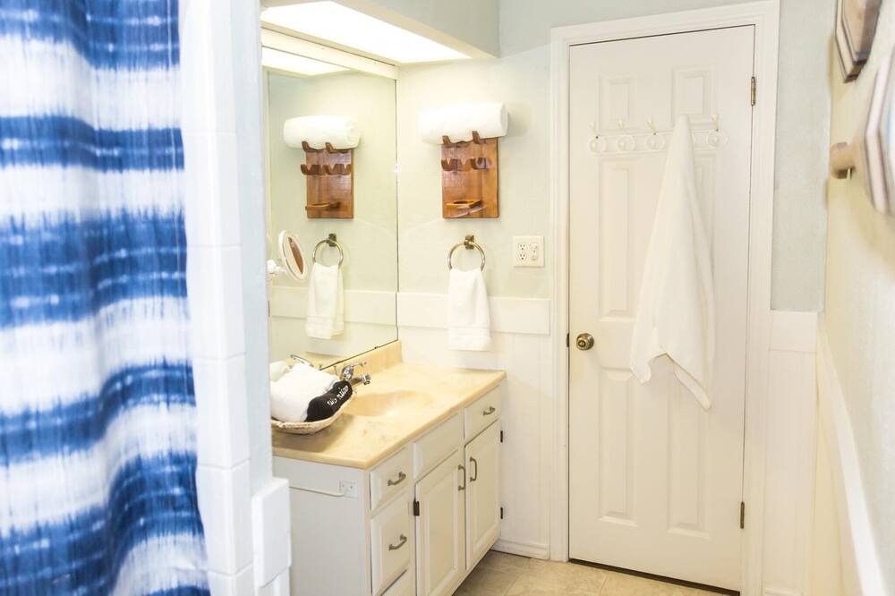 Photo of Bathroom in Leisure Land