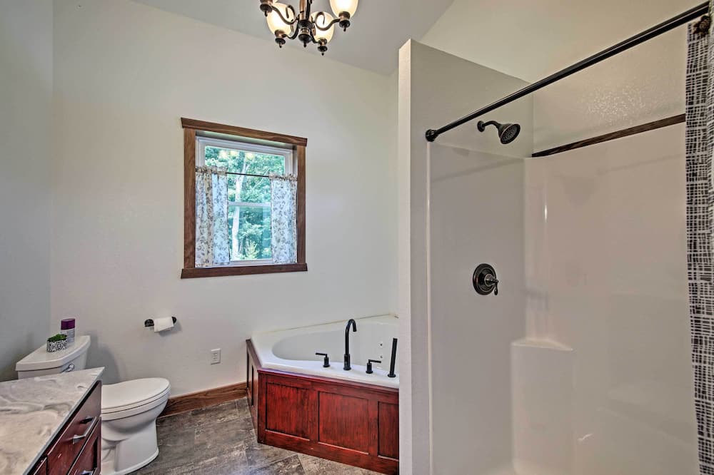 Photo of Bathroom in Huron