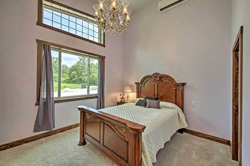 Photo of Others in Huron