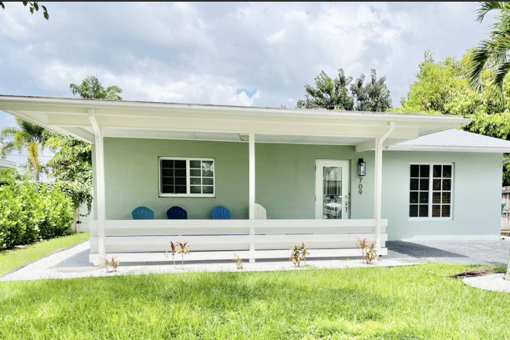 Photo of Bedroom in North Naples