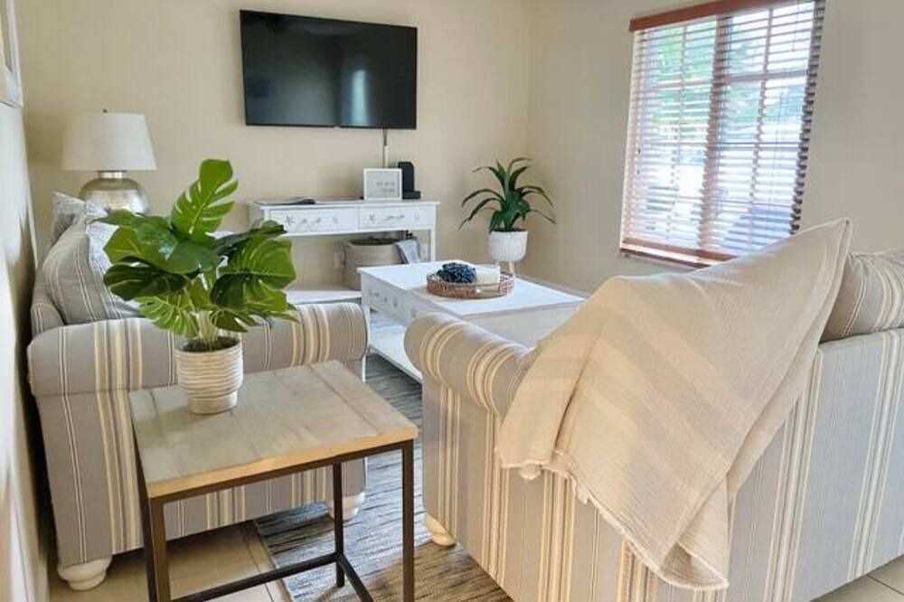 Photo of Livingroom in North Naples