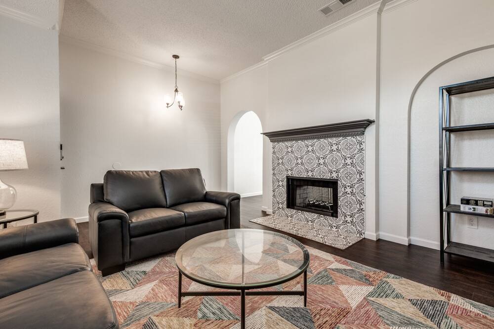 Photo of Livingroom in Allen