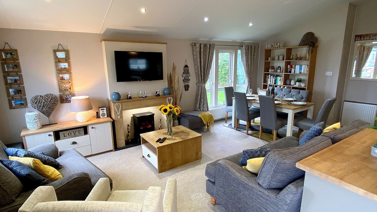 Photo of Bedroom in Cayton Bay