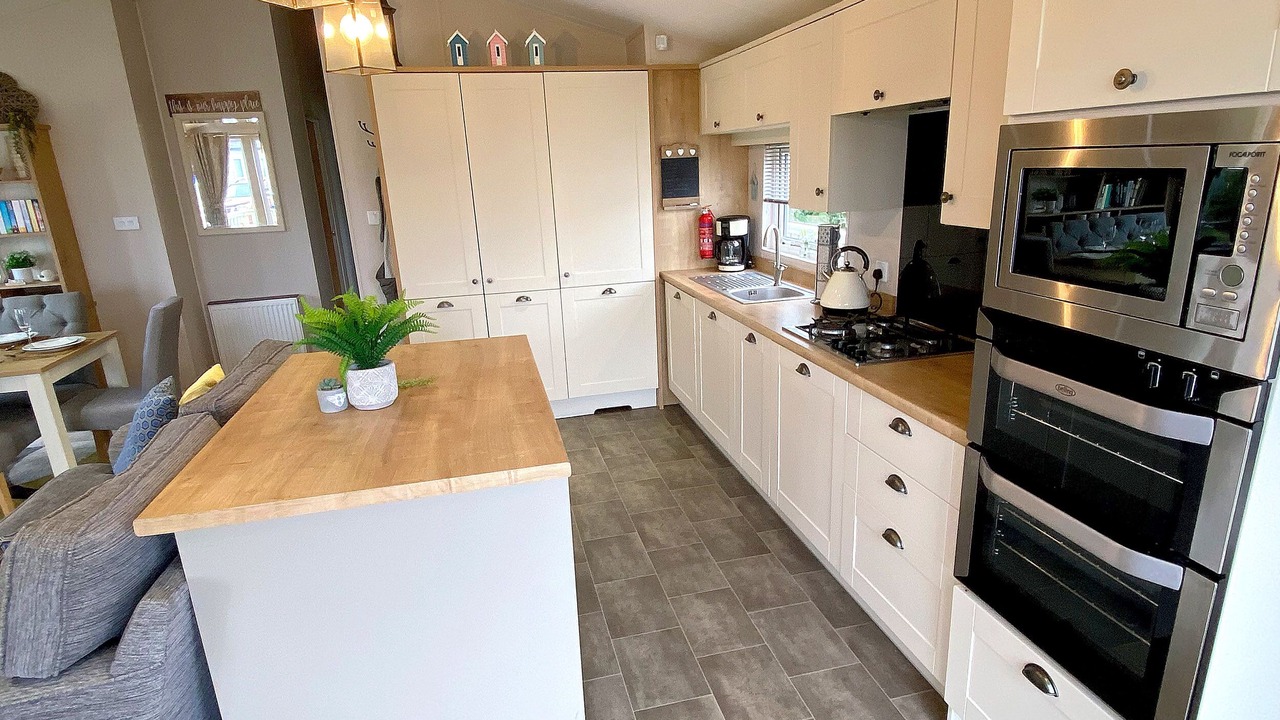 Photo of Others in Cayton Bay