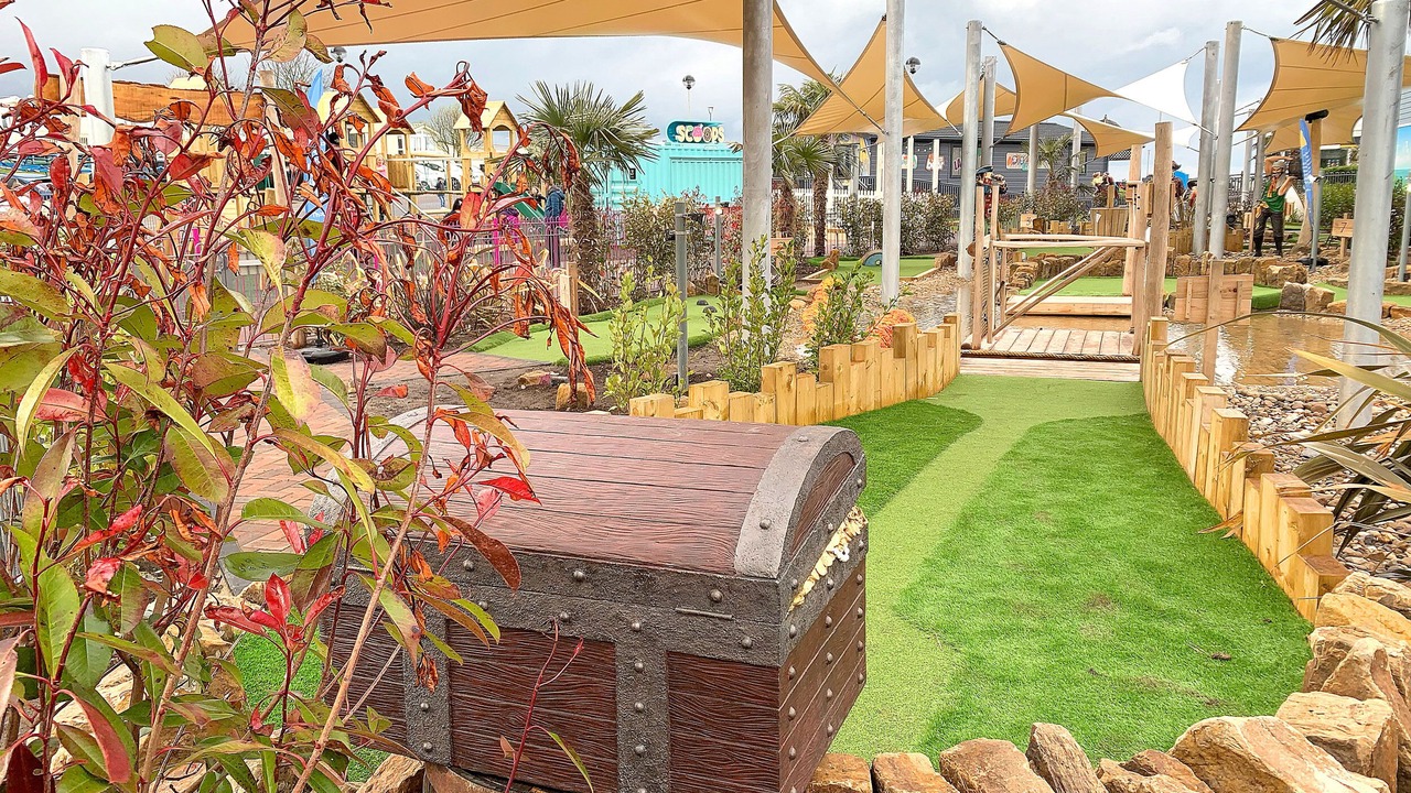 Photo of Others in Cayton Bay