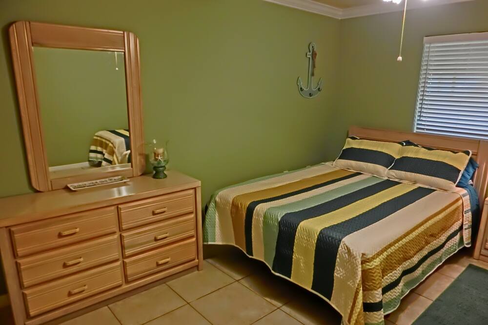 Photo of Bedroom in Springs at Kings Bay