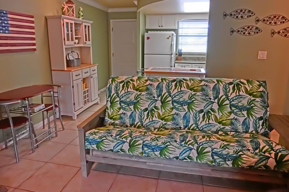 Photo of Livingroom in Springs at Kings Bay