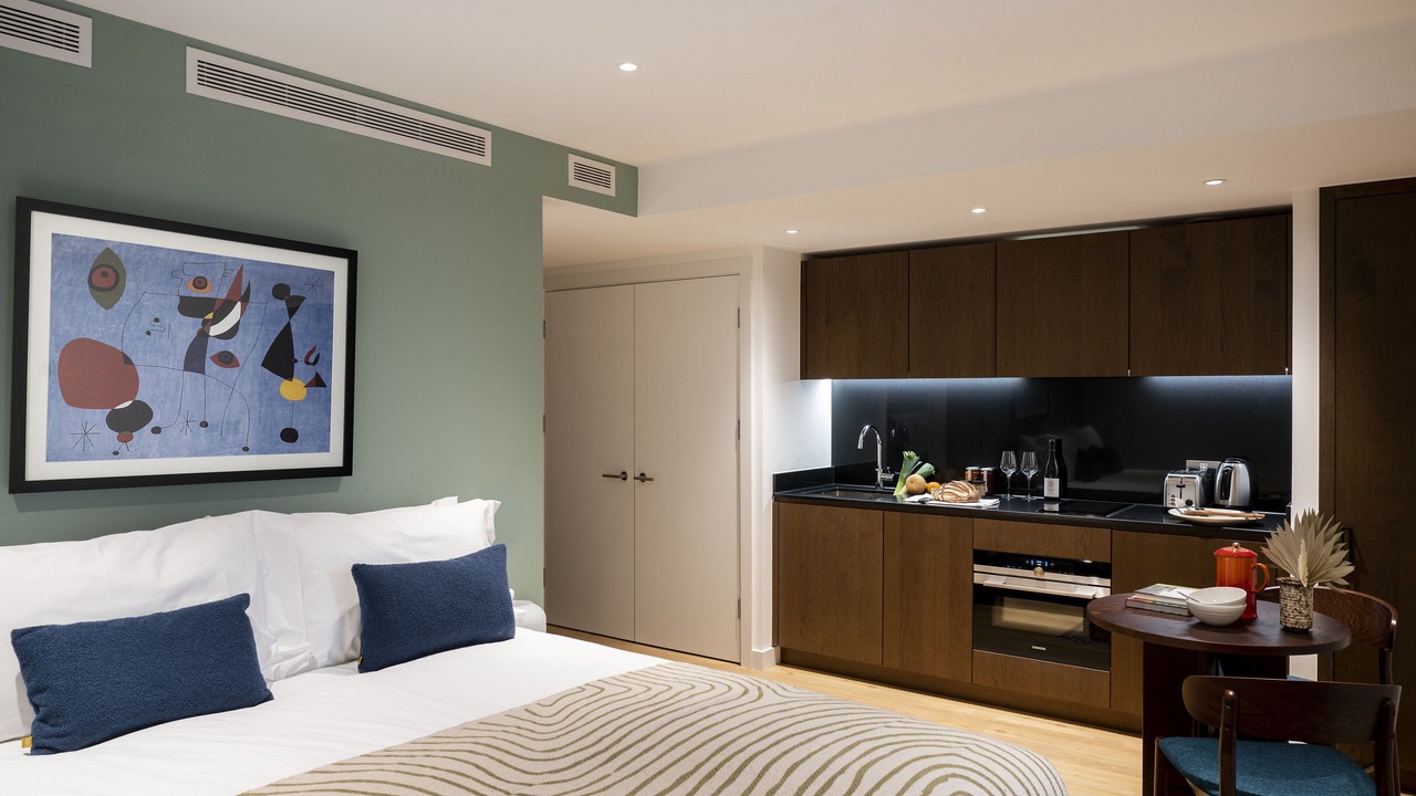 Photo of Others in Canary Wharf