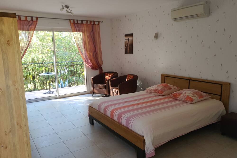 Photo of Bedroom in Aubais