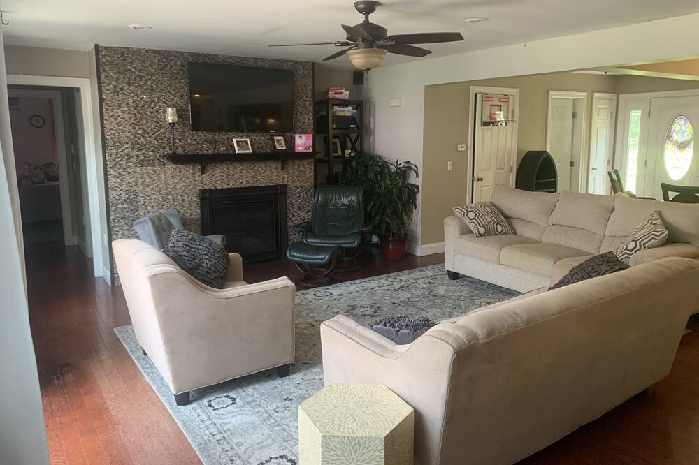 Photo of Livingroom in Spencer
