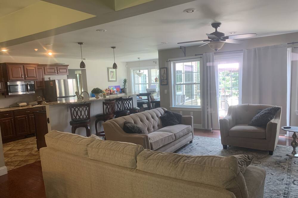 Photo of Livingroom in Spencer