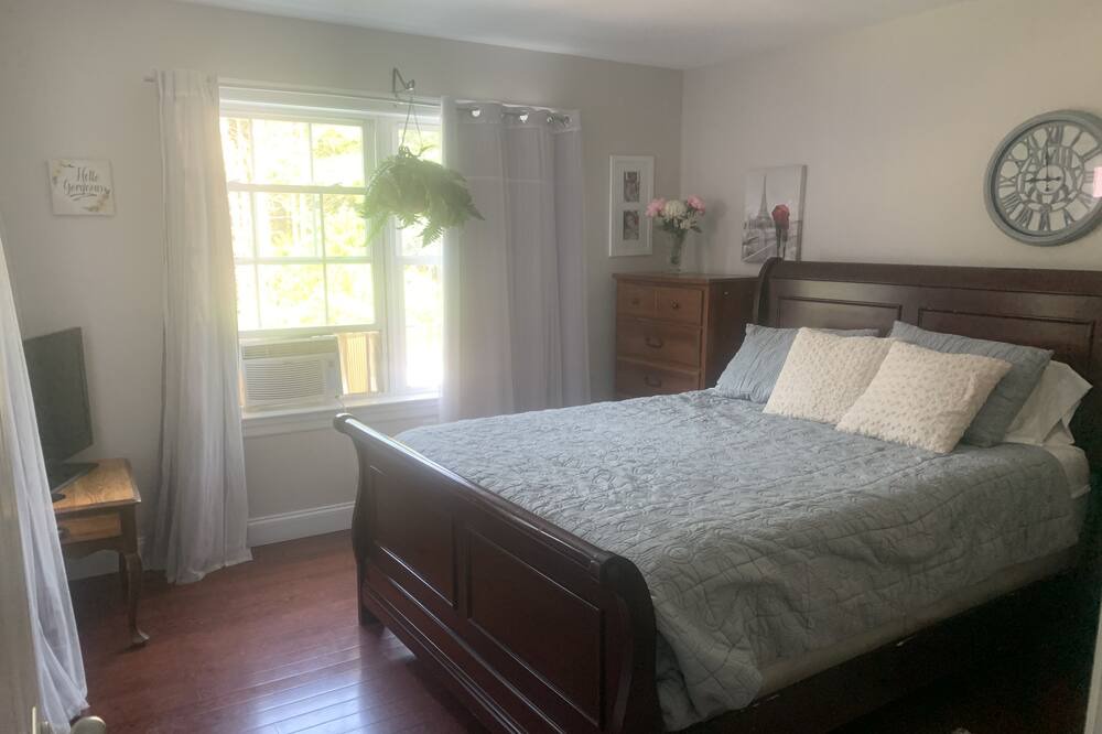 Photo of Bedroom in Spencer