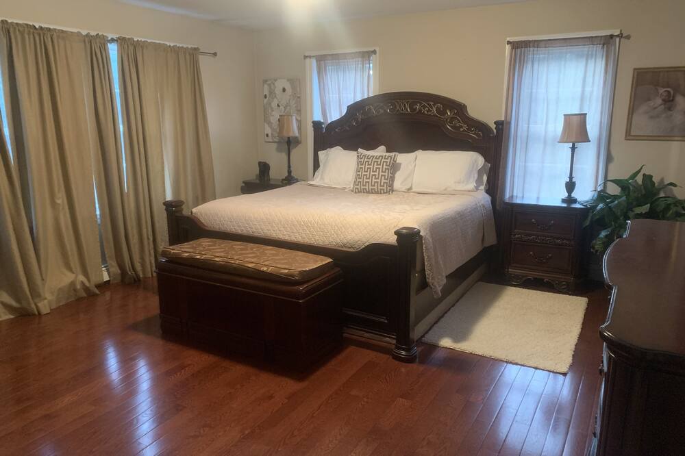 Photo of Bedroom in Spencer