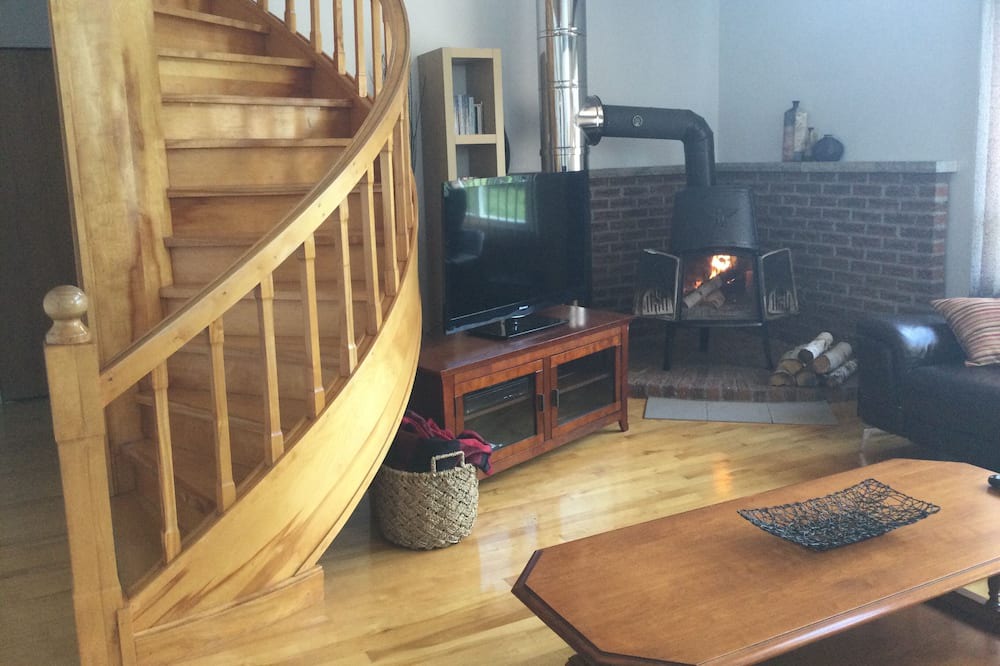 Photo of Livingroom in L'Anse-Saint-Jean
