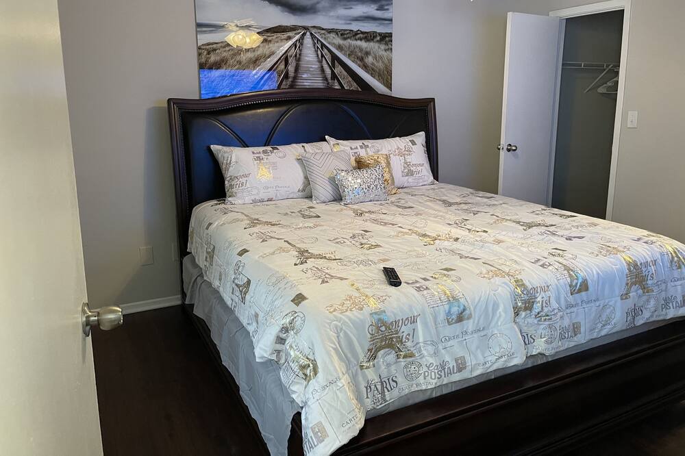 Photo of Bedroom in North Druid Hills
