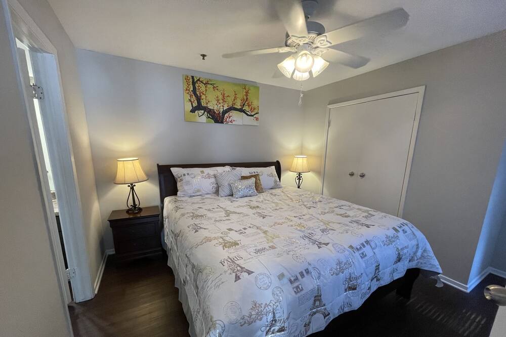 Photo of Bedroom in North Druid Hills