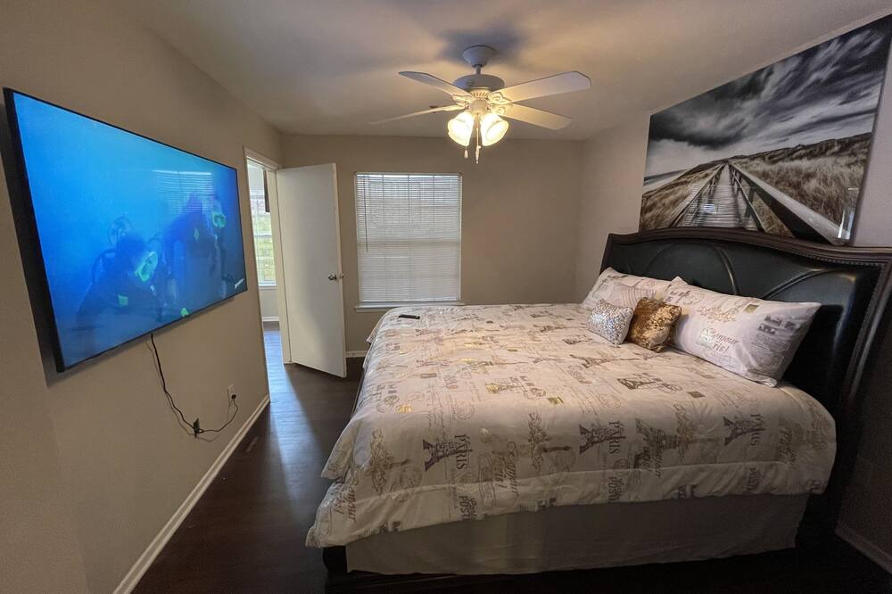 Photo of Bedroom in North Druid Hills