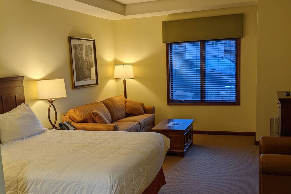 Photo of Bedroom in Ellicottville