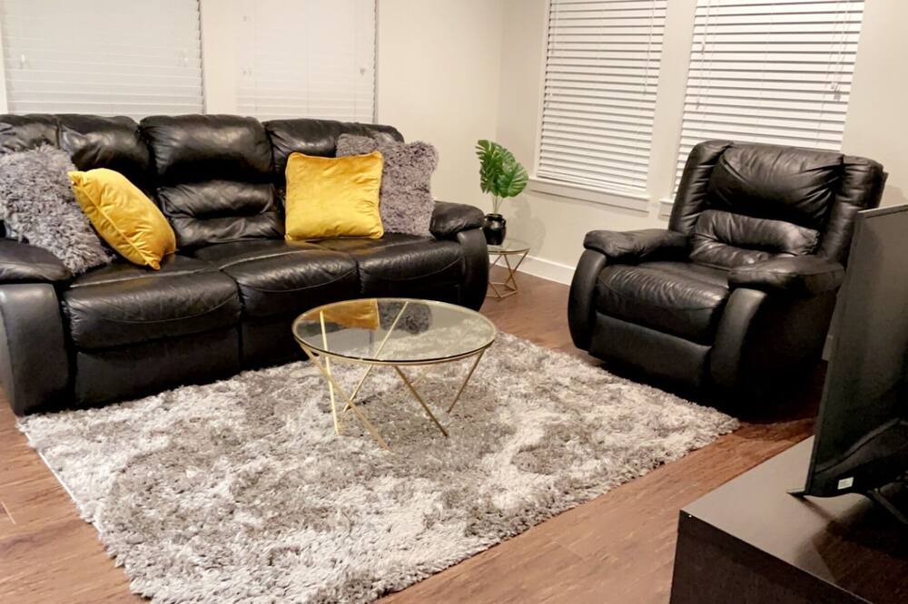 Photo of Livingroom in North Richland Hills