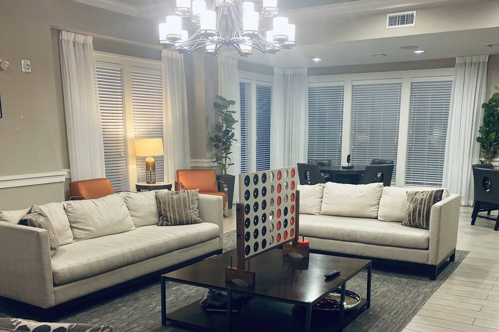 Photo of Livingroom in North Richland Hills